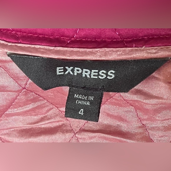 🤩 NEW ITEM! Express Women’s Pink Quilted Coat/Jacket with Gold Zippers - Picture 8 of 8